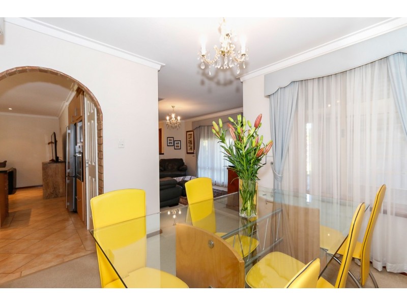 18 Charlbury Way, Eden Hill WA 6054