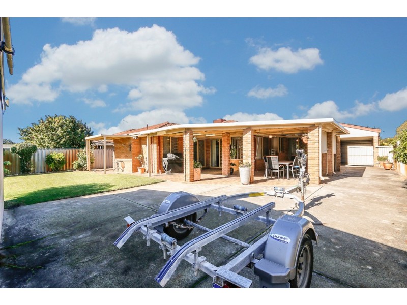 18 Charlbury Way, Eden Hill WA 6054