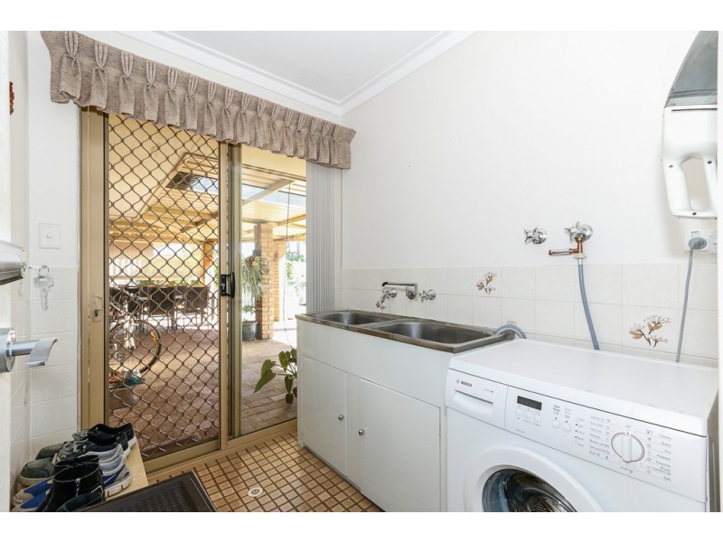 18 Charlbury Way, Eden Hill WA 6054