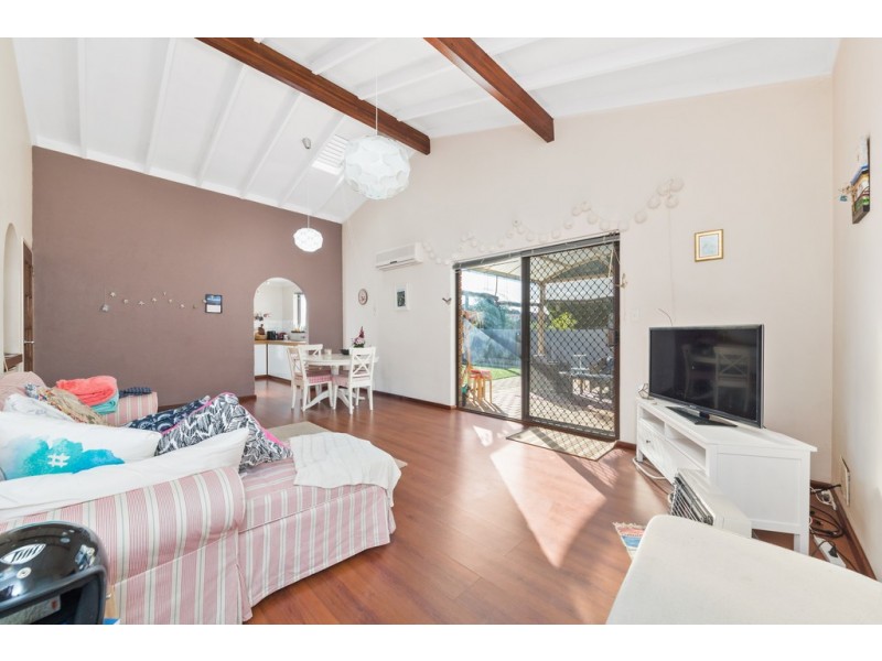 8/19 Hindmarsh Avenue, Yokine WA 6060