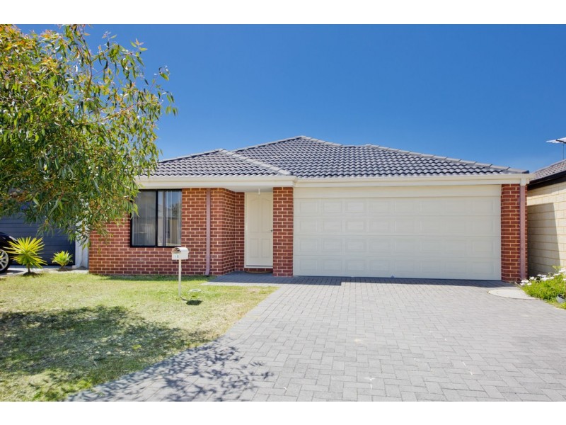 16 Kooya Way, Wattle Grove WA 6107