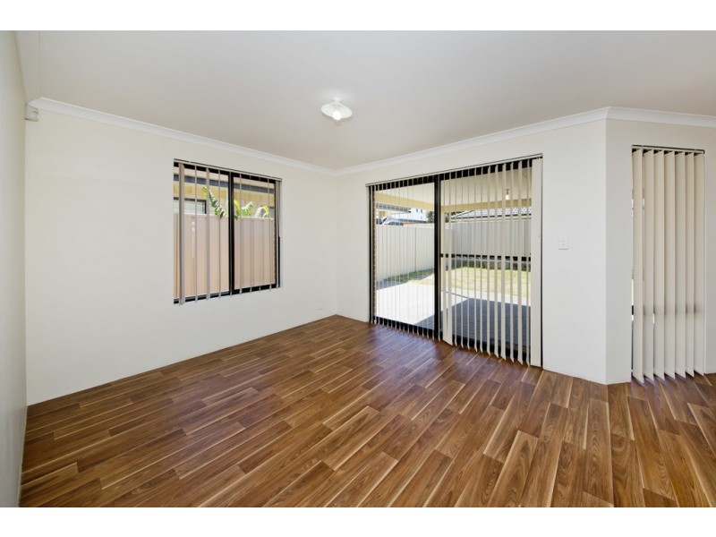 16 Kooya Way, Wattle Grove WA 6107