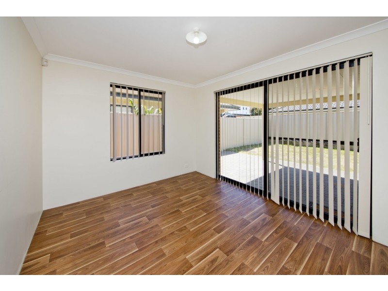16 Kooya Way, Wattle Grove WA 6107