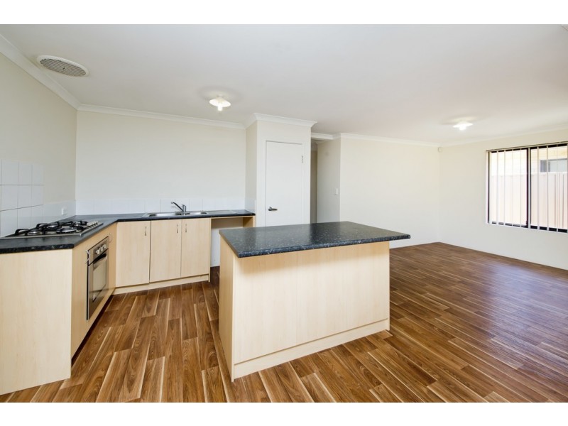 16 Kooya Way, Wattle Grove WA 6107