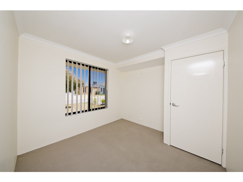 16 Kooya Way, Wattle Grove WA 6107