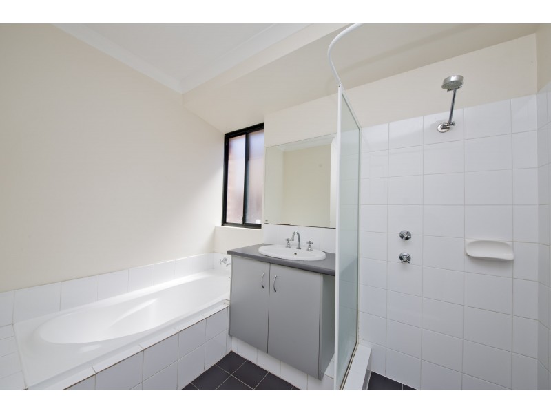 16 Kooya Way, Wattle Grove WA 6107