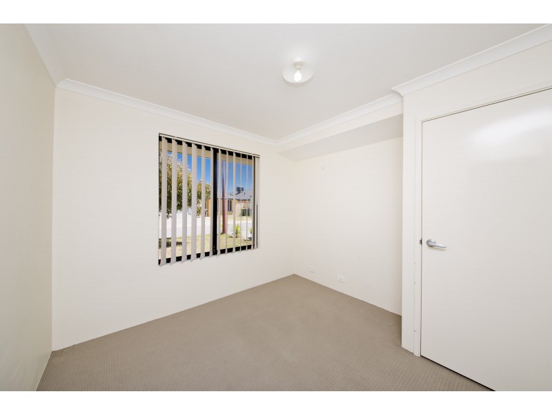16 Kooya Way, Wattle Grove WA 6107