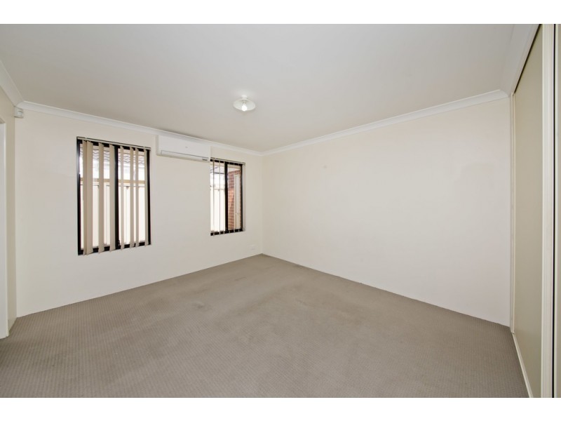 16 Kooya Way, Wattle Grove WA 6107