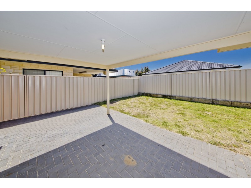 16 Kooya Way, Wattle Grove WA 6107