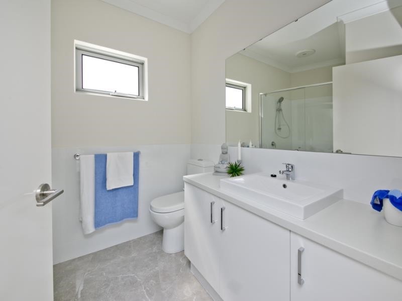 2/32 Pollard Street, Glendalough WA 6016