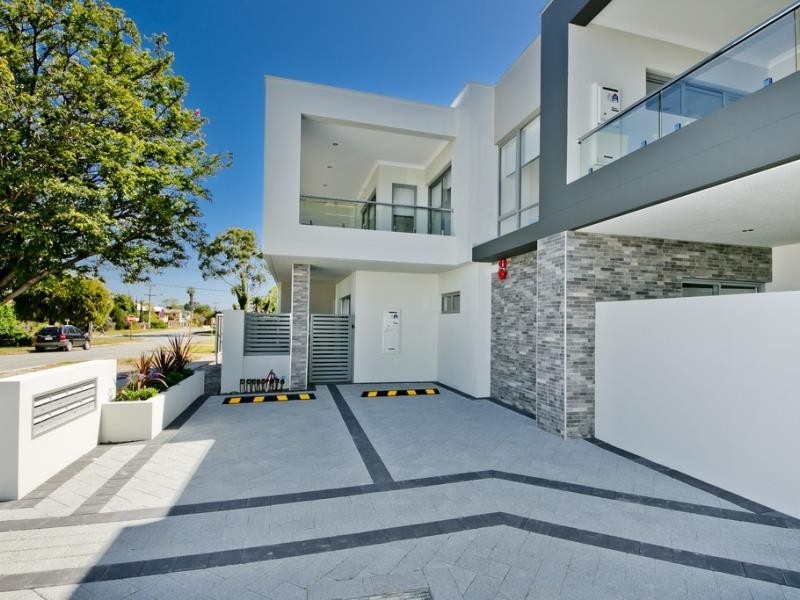 2/32 Pollard Street, Glendalough WA 6016