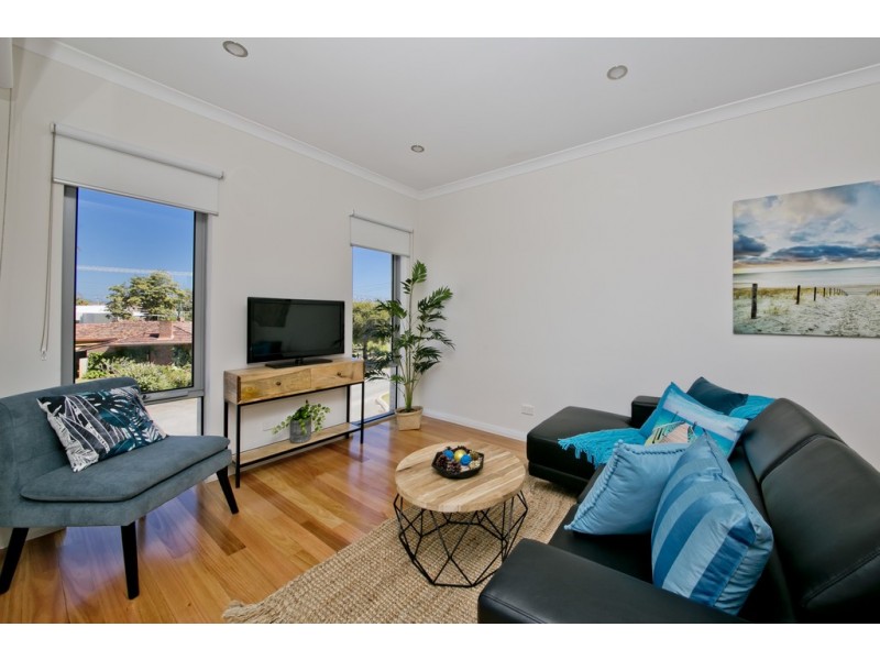 4/32 Pollard Street, Glendalough WA 6016