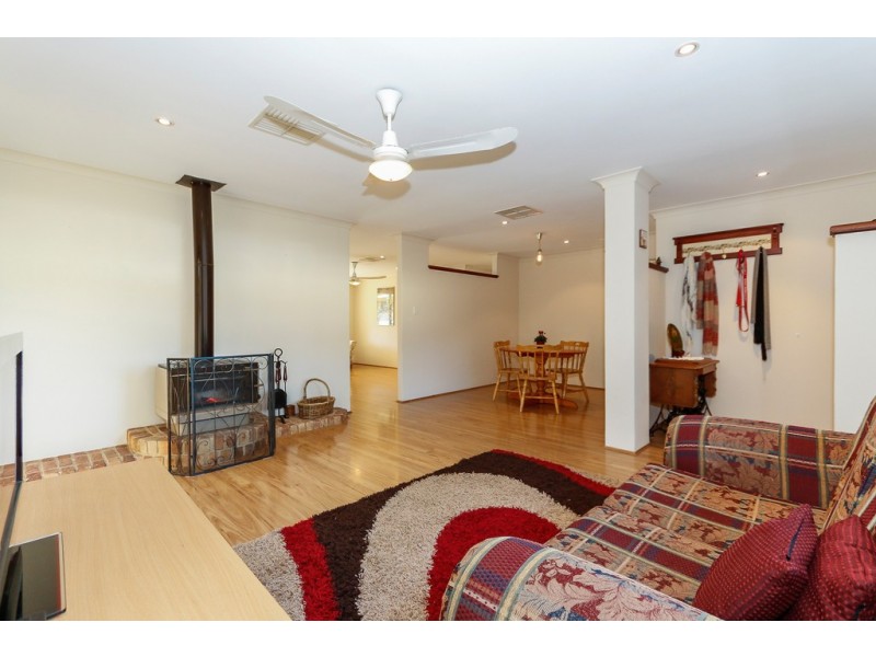 14 Pyrmont Place, Greenmount WA 6056