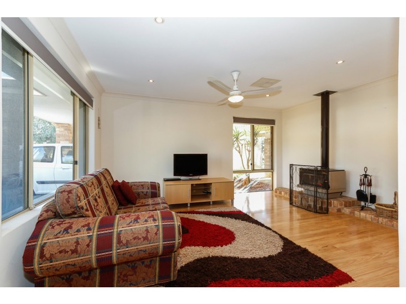 14 Pyrmont Place, Greenmount WA 6056