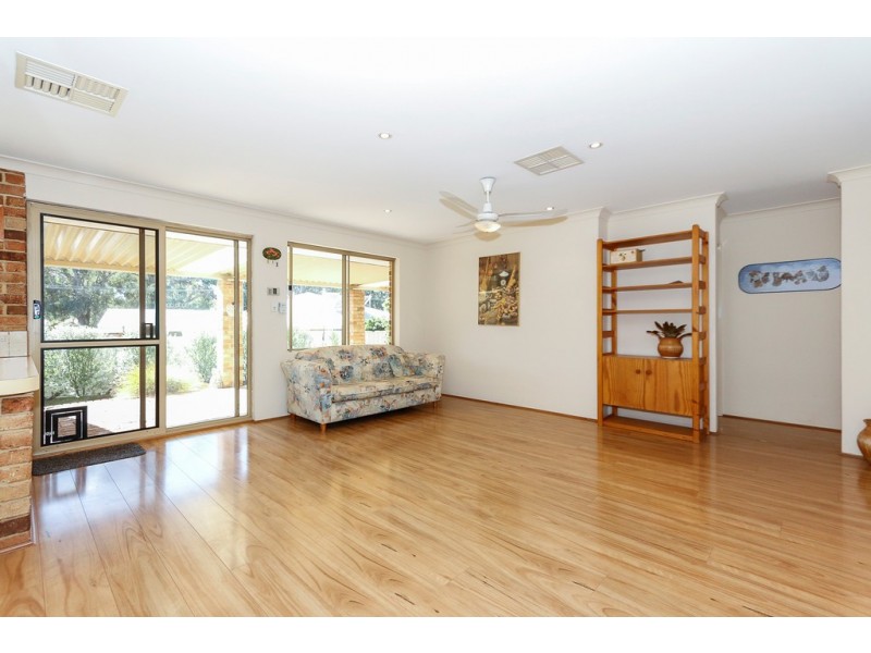 14 Pyrmont Place, Greenmount WA 6056