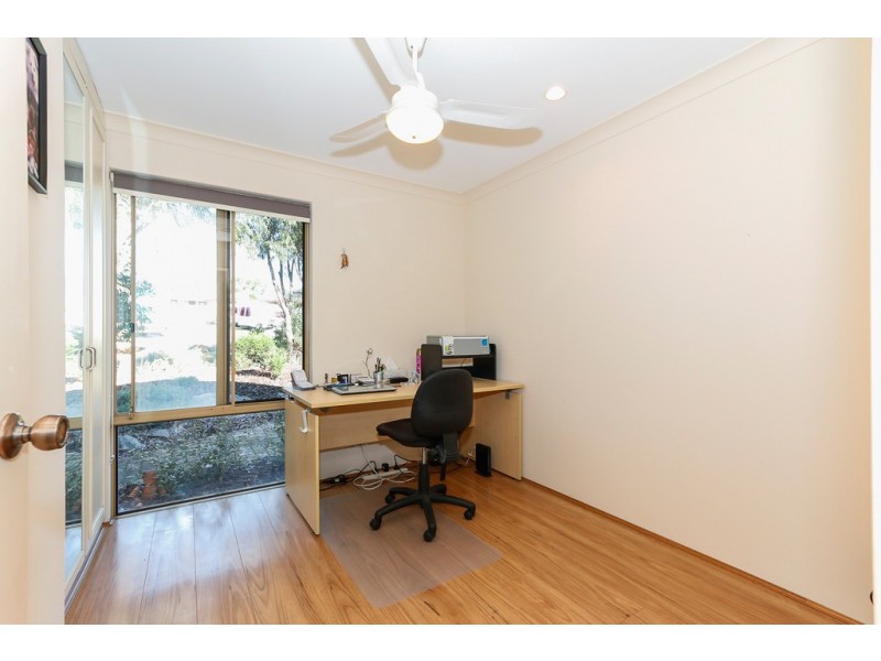 14 Pyrmont Place, Greenmount WA 6056