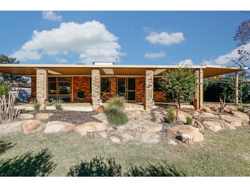 14 Pyrmont Place, Greenmount WA 6056