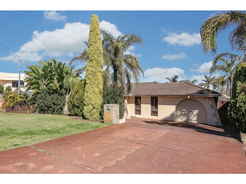 21 Capstone Way, Marangaroo WA 6064
