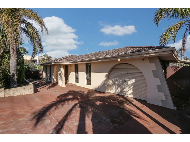 21 Capstone Way, Marangaroo WA 6064