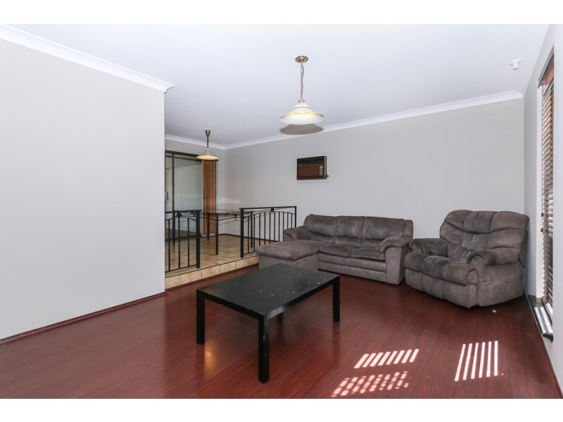 21 Capstone Way, Marangaroo WA 6064