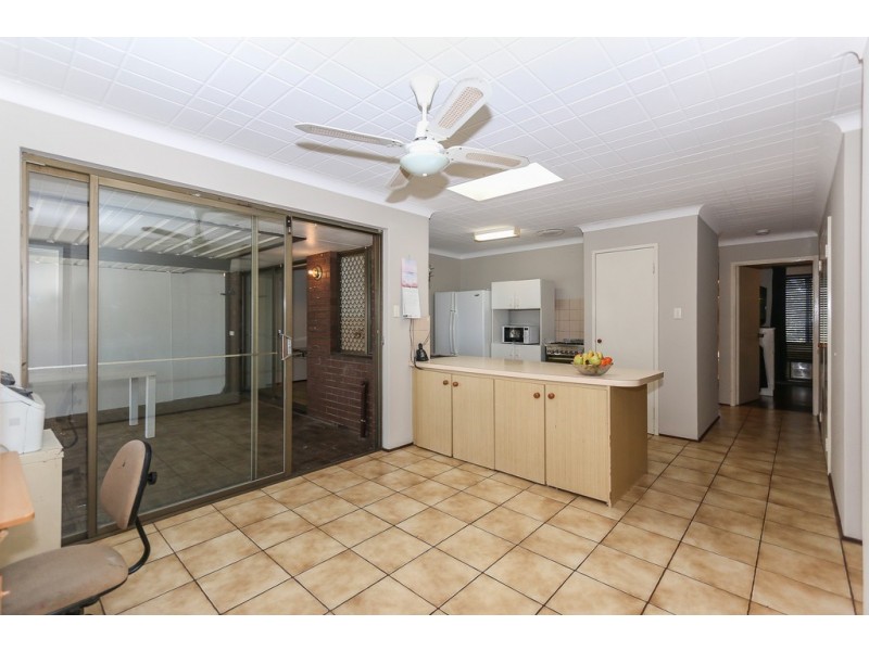 21 Capstone Way, Marangaroo WA 6064