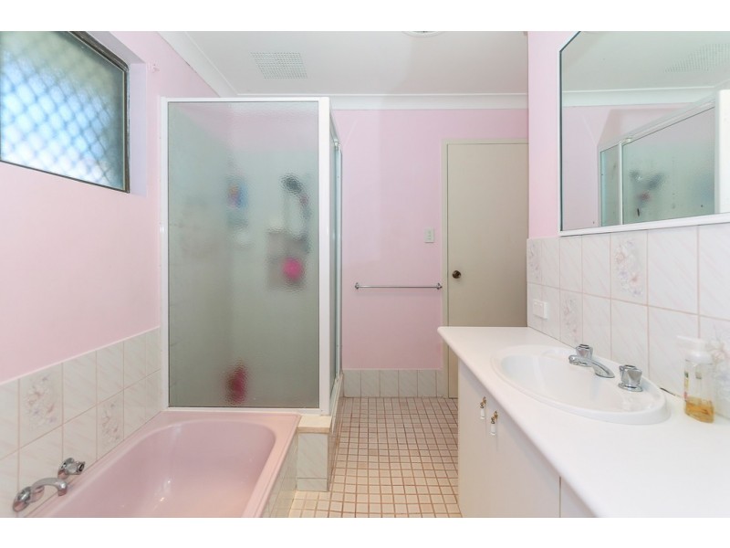 21 Capstone Way, Marangaroo WA 6064