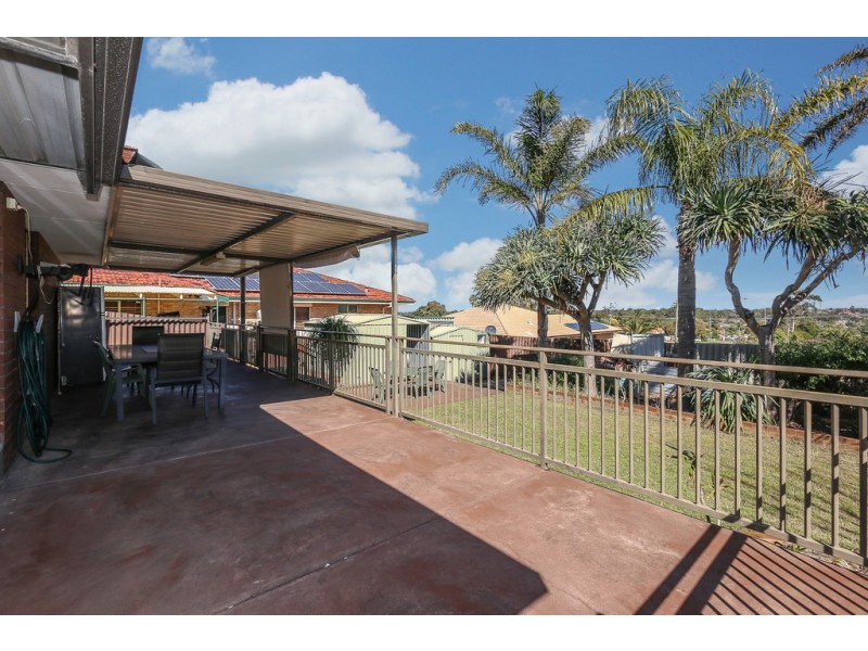 21 Capstone Way, Marangaroo WA 6064