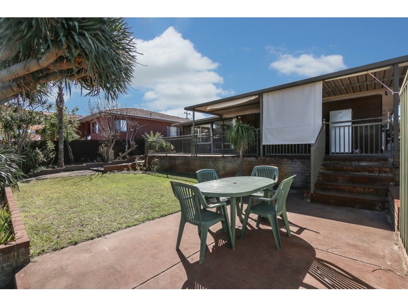 21 Capstone Way, Marangaroo WA 6064