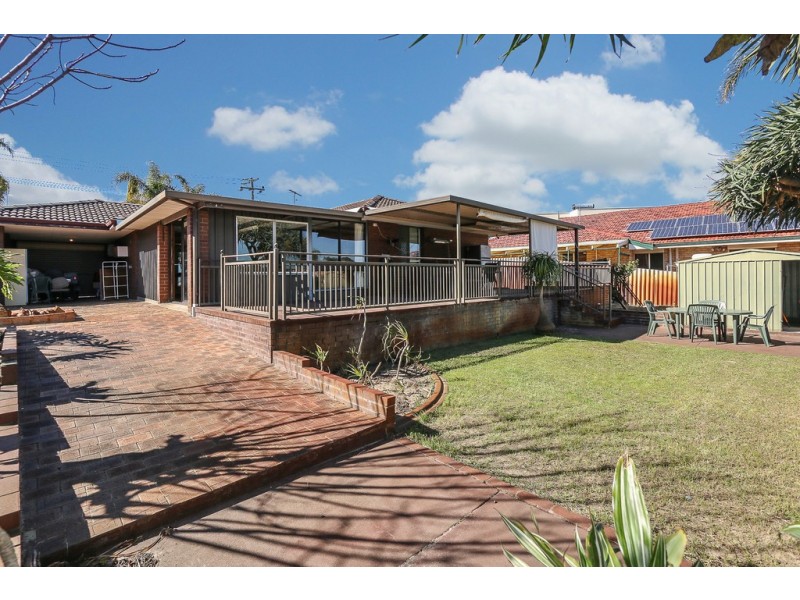 21 Capstone Way, Marangaroo WA 6064