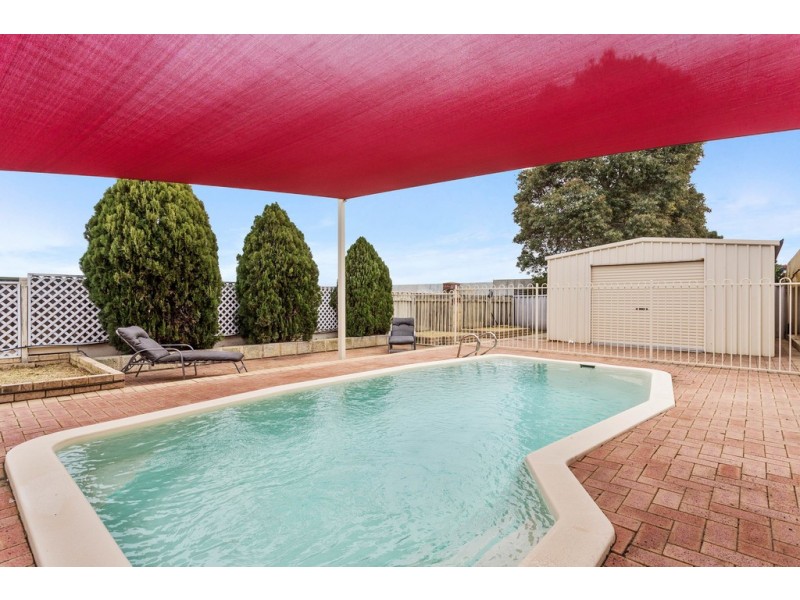 17 The Crest, Cockburn Central WA 6164