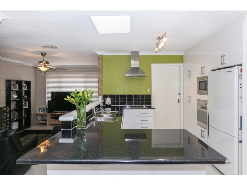 25 Littlemore Way, Eden Hill WA 6054