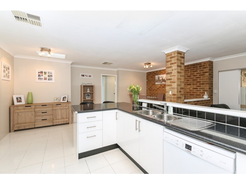 25 Littlemore Way, Eden Hill WA 6054