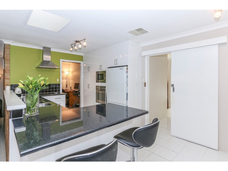 25 Littlemore Way, Eden Hill WA 6054