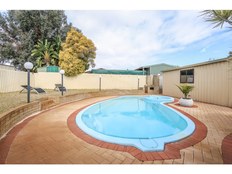 25 Littlemore Way, Eden Hill WA 6054