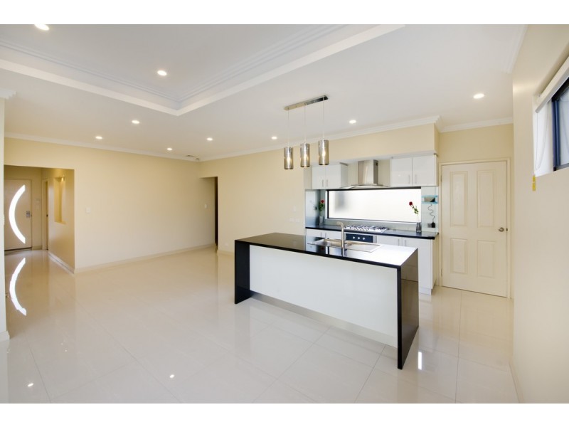 7b Wittering Cres, Balga WA 6061