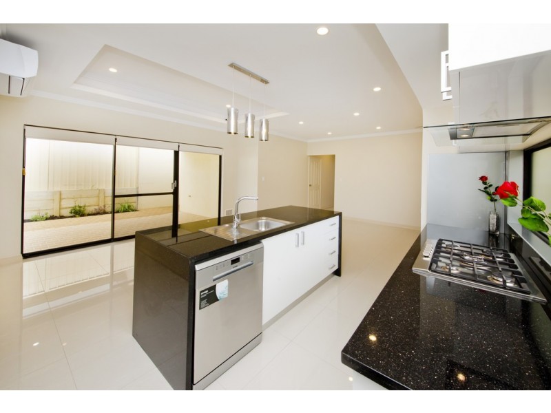 7b Wittering Cres, Balga WA 6061