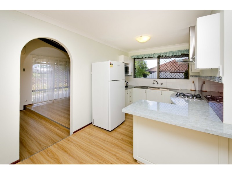 24 Gloves Place, Beechboro WA 6063