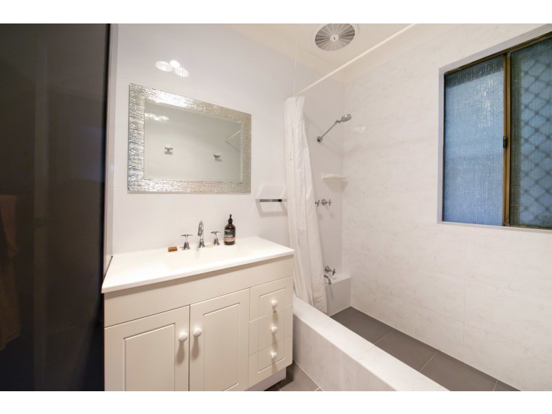 24 Gloves Place, Beechboro WA 6063