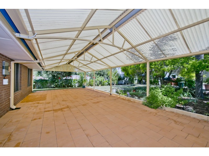 24 Gloves Place, Beechboro WA 6063