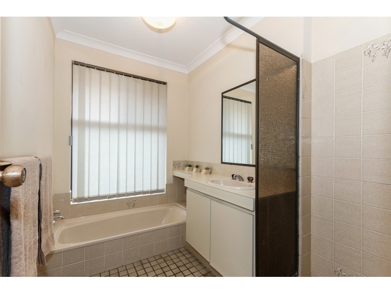 10 Littlemore Way, Eden Hill WA 6054