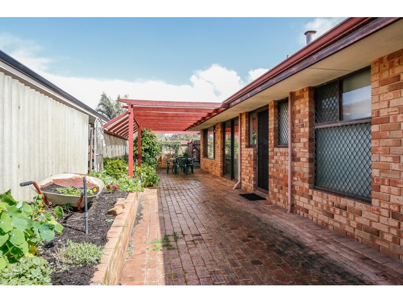 10 Littlemore Way, Eden Hill WA 6054