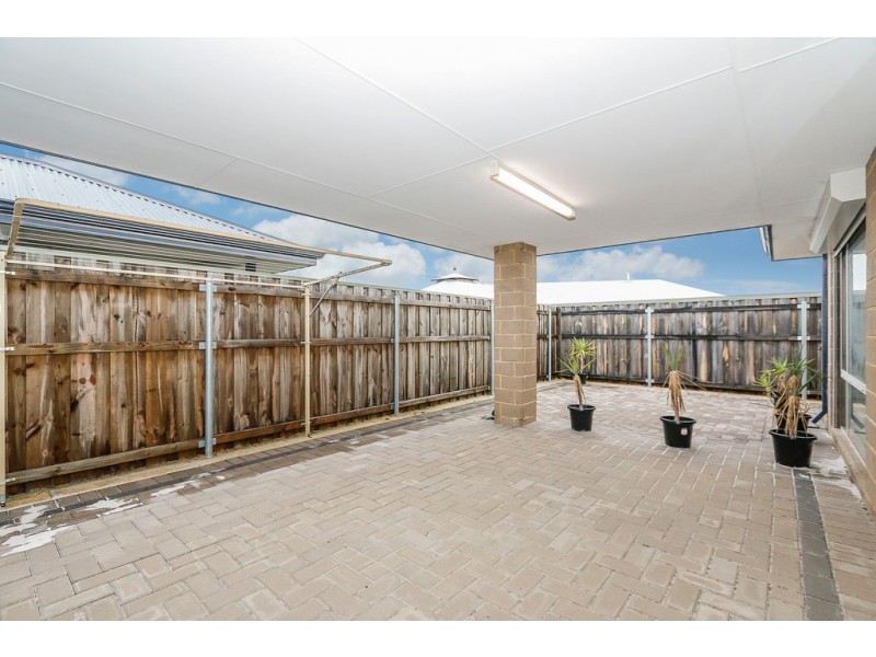 28 Windjana Pass, Ellenbrook WA 6069