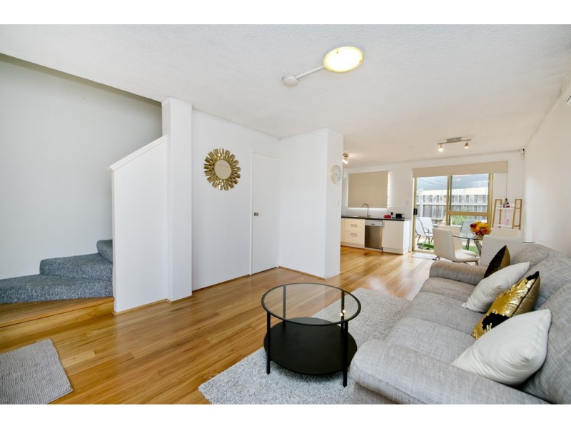 13/17 Cayley Street, Glendalough WA 6016