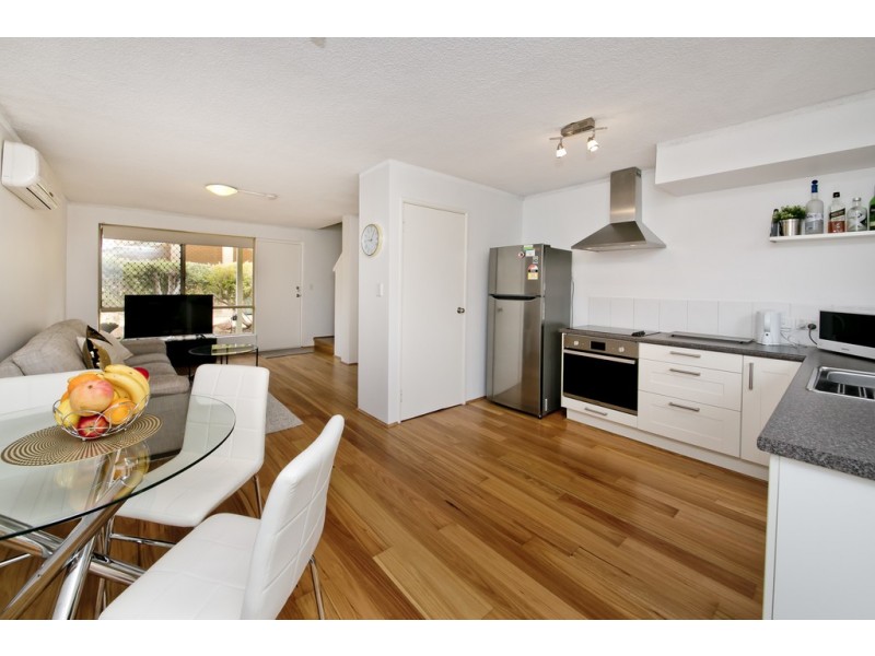 13/17 Cayley Street, Glendalough WA 6016