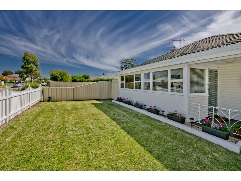 28 Second Ave, Bassendean WA 6054