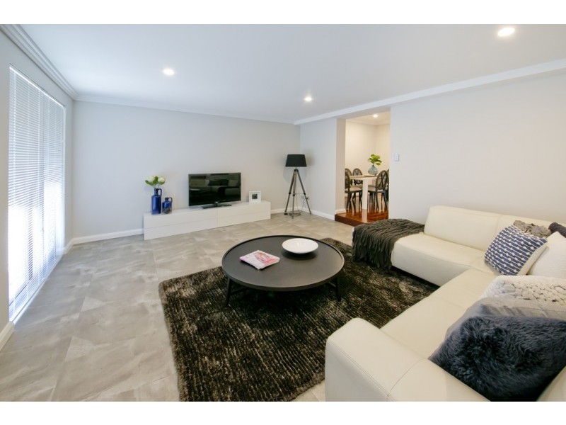 95 Valentine Ave, Dianella WA 6059