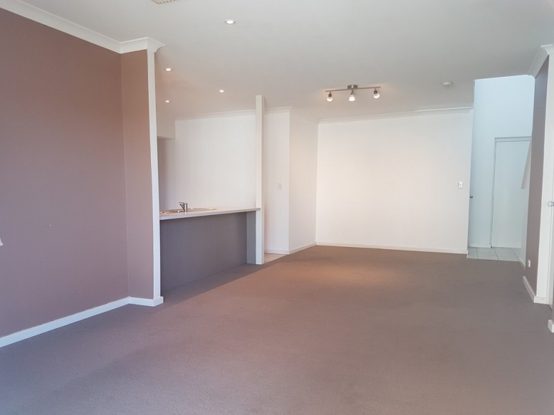 8/15 Sydenham St, Rivervale WA 6103