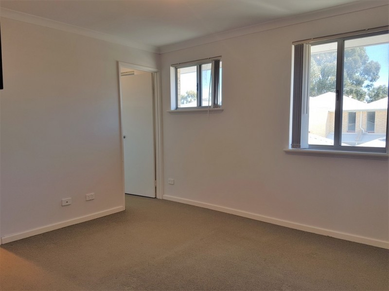 8/15 Sydenham St, Rivervale WA 6103