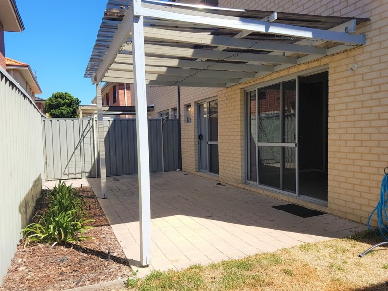 8/15 Sydenham St, Rivervale WA 6103