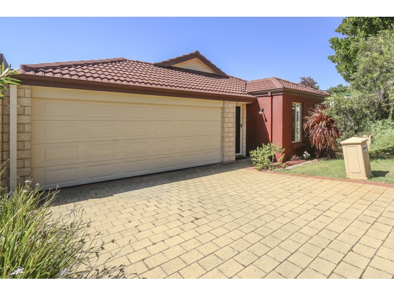 1/11 Clarence Road, Armadale WA 6112
